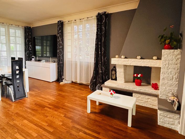 Image No.4-5 Bed House for sale