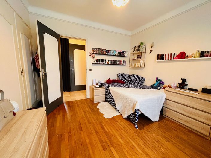 Image No.7-5 Bed House for sale