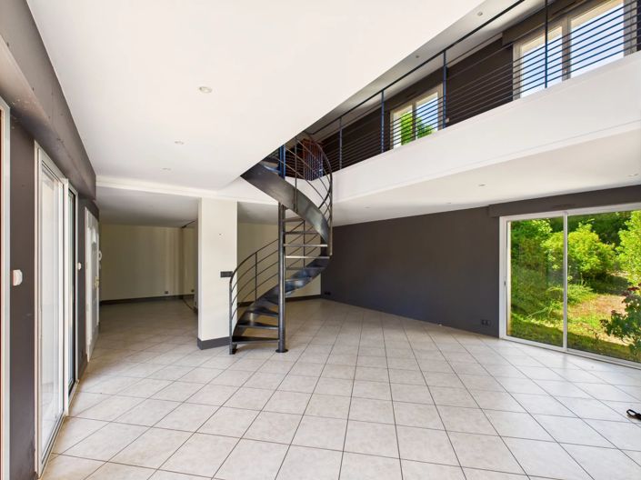 Image No.5-5 Bed House for sale