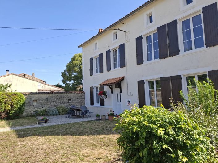 Image No.1-Maison de village de 3 chambres à vendre à Loubillé