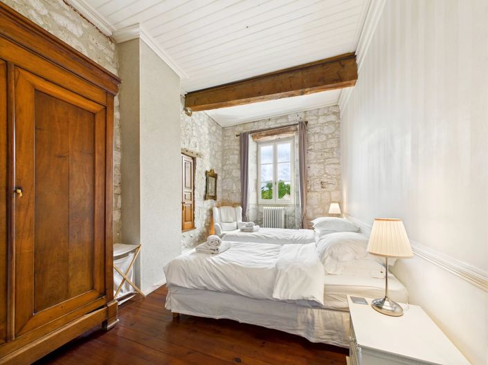 Image No.10-4 Bed Village House for sale