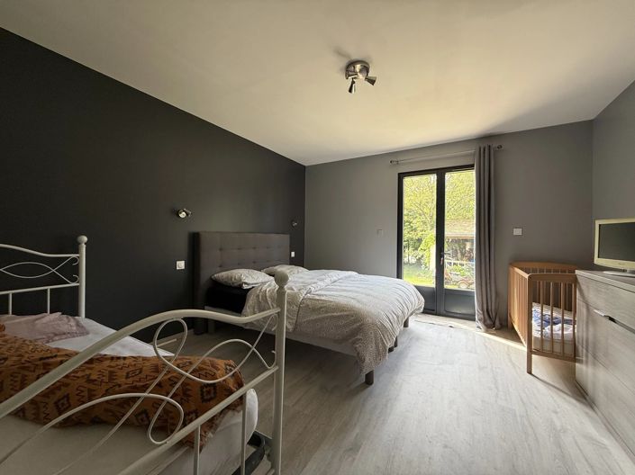 Image No.7-6 Bed House for sale