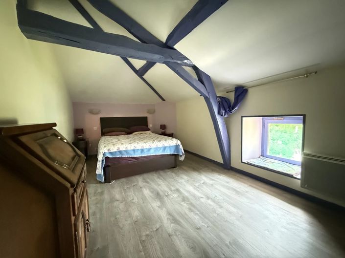 Image No.8-6 Bed House for sale