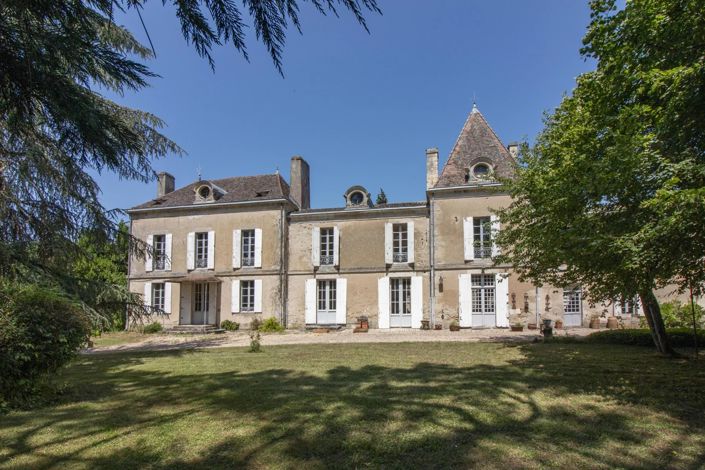 Image No.1-8 Bed House for sale