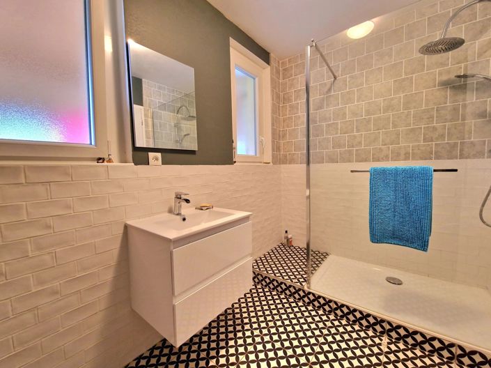Image No.15-3 Bed House for sale