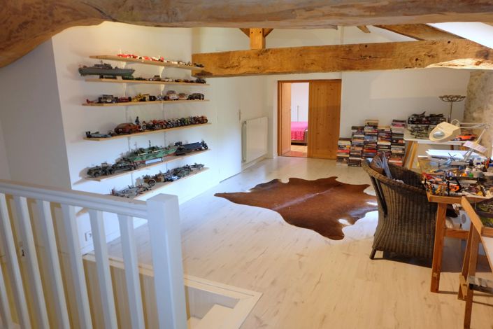 Image No.11-6 Bed House for sale