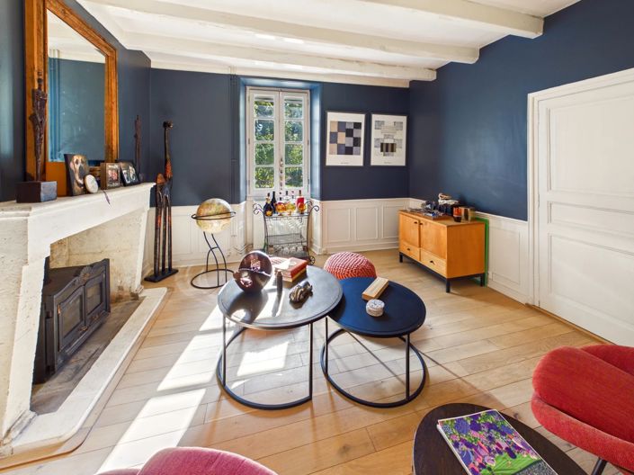 Image No.8-7 Bed House for sale