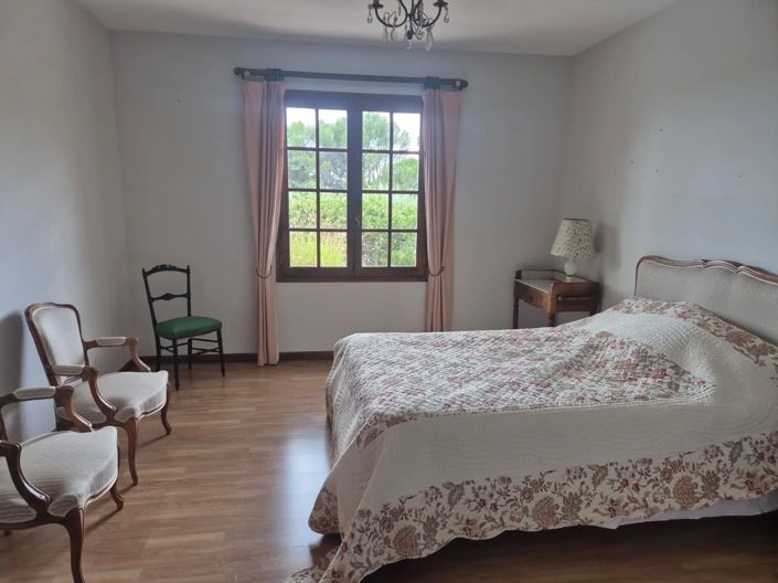 Image No.13-3 Bed House for sale