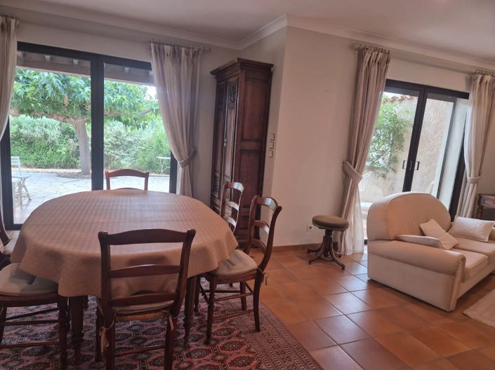 Image No.8-3 Bed House for sale