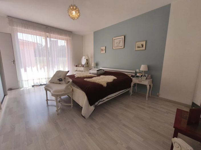 Image No.7-4 Bed House for sale