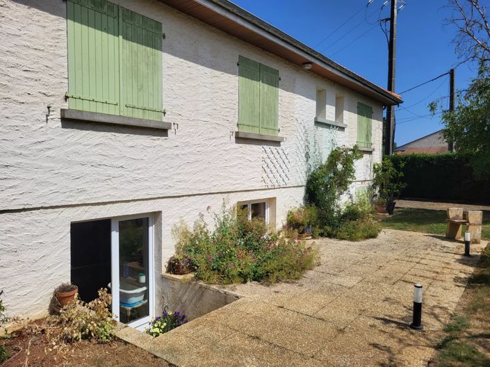 Image No.10-3 Bed House for sale