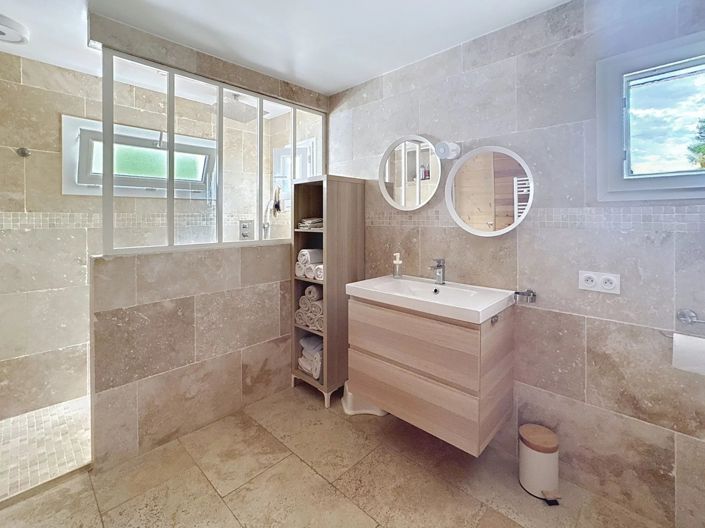 Image No.15-4 Bed House for sale