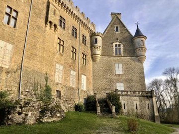 1 - Mirepoix, Property