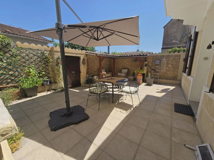 Image No.2-4 Bed House for sale