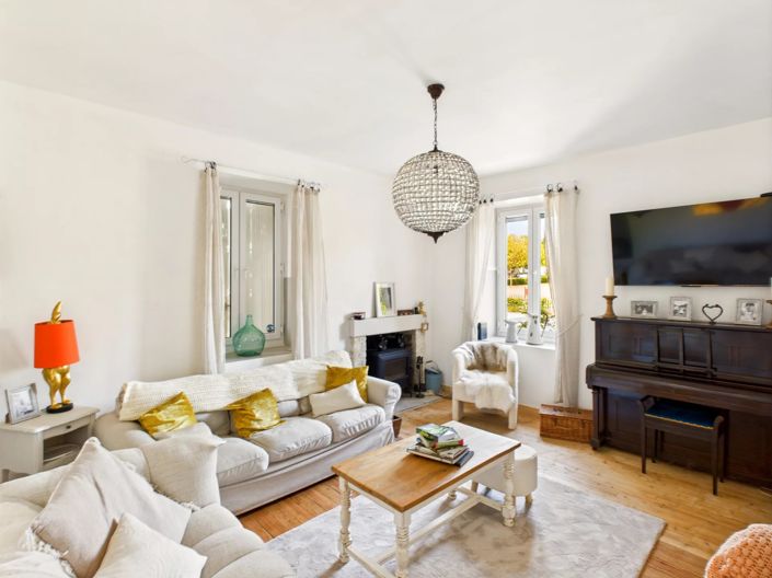 Image No.7-3 Bed Village House for sale