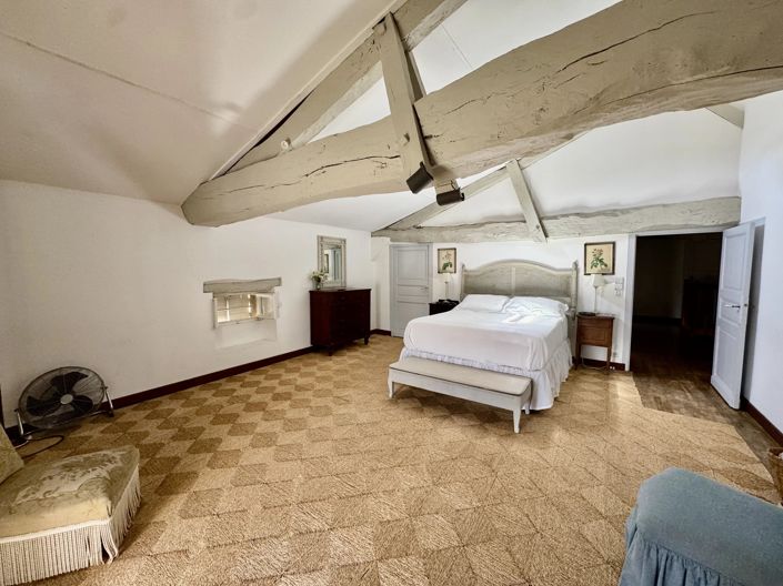 Image No.11-7 Bed House for sale