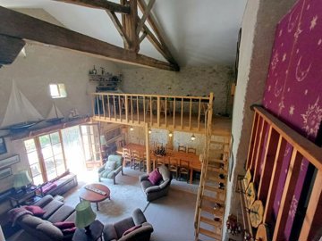 fd98170d334128b9f9c439518a9f8d5d33680ba39a160