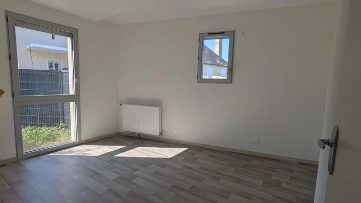 Image No.11-2 Bed House for sale