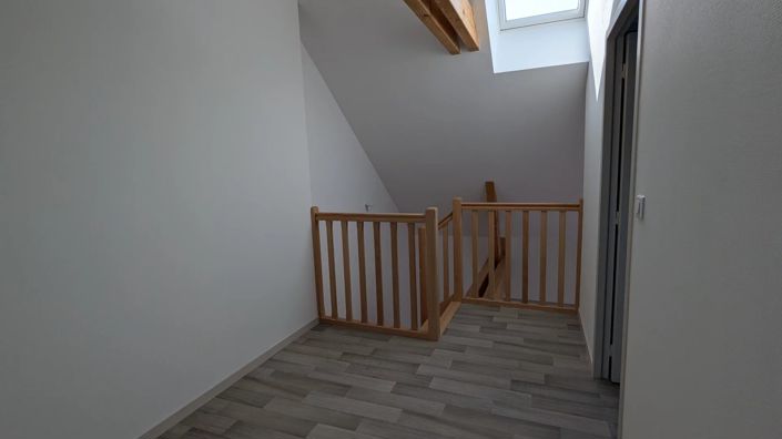 Image No.10-2 Bed House for sale