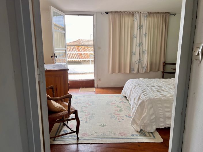 Image No.13-6 Bed House for sale