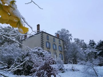 d9c1ea2c3bc2d8f85cb0100a7b4c42636cebe47075182