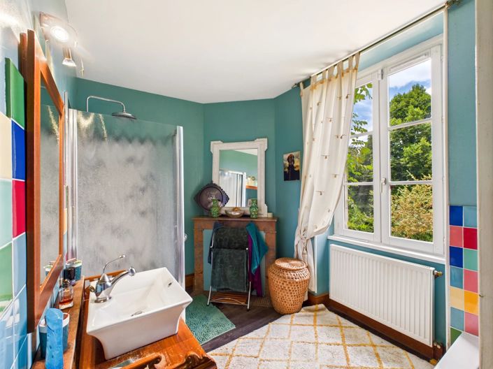 Image No.9-6 Bed House for sale