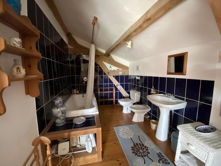 Image No.10-5 Bed House for sale