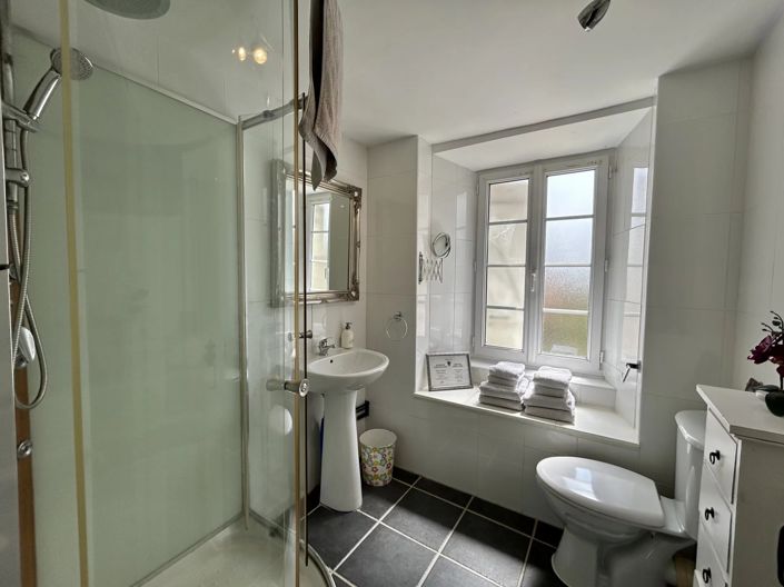 Image No.13-5 Bed Farmhouse for sale