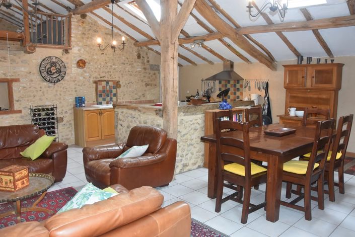 Image No.6-4 Bed House for sale