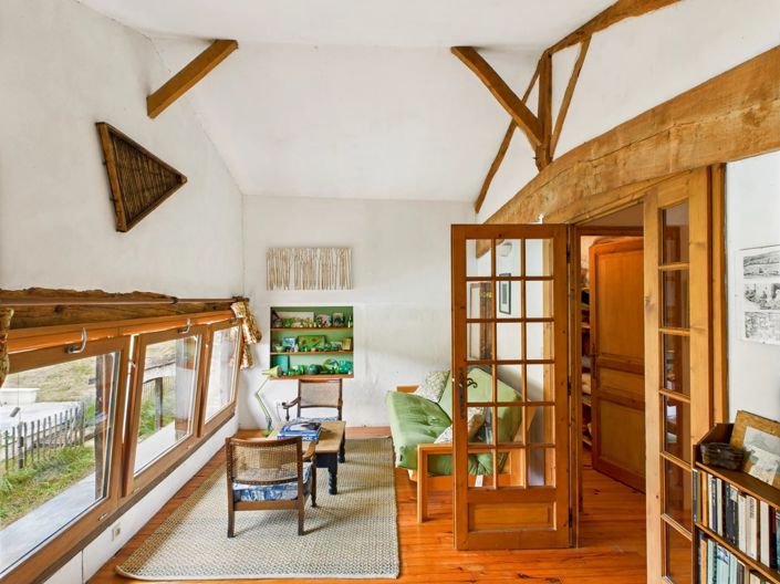 Image No.10-5 Bed Farmhouse for sale