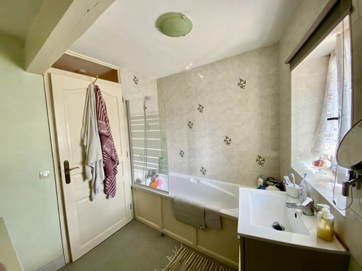 Image No.8-3 Bed House for sale