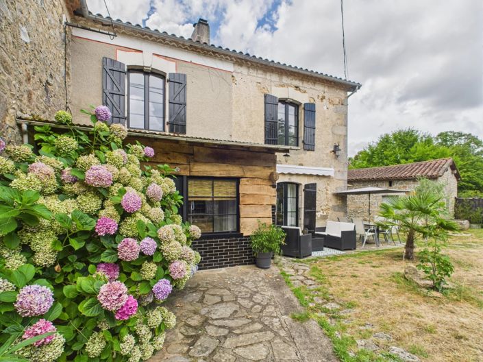 Image No.1-4 Bed House for sale