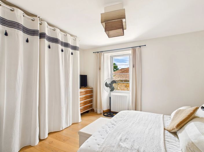 Image No.7-4 Bed House for sale