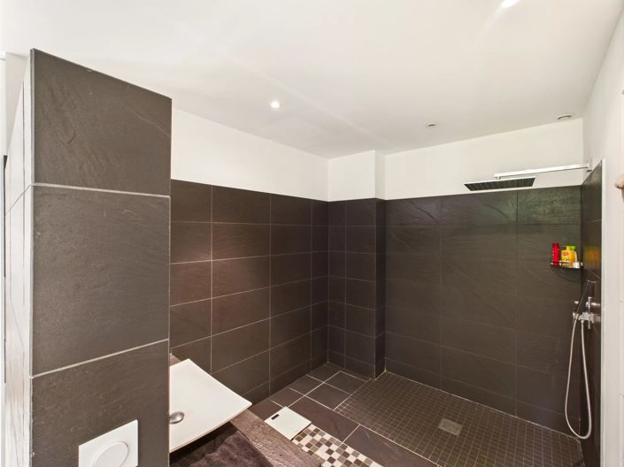 Image No.14-6 Bed House for sale