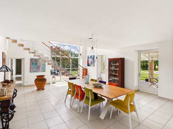 Image No.4-6 Bed House for sale