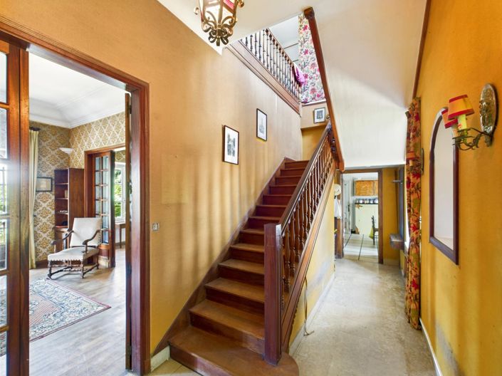 Image No.7-7 Bed House for sale