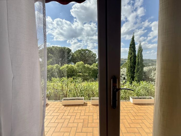 Image No.11-3 Bed House for sale