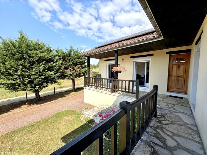 Image No.1-4 Bed Village House for sale