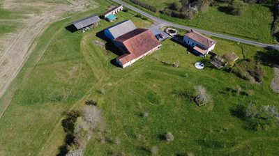 e169c5ec773fac30edafd586057d55a92b9af9d73b400