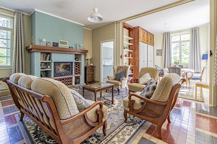 Image No.3-4 Bed House for sale