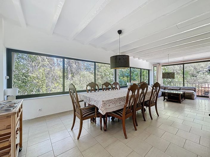 Image No.6-6 Bed House for sale