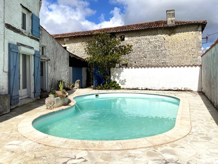 Image No.2-4 Bed House for sale