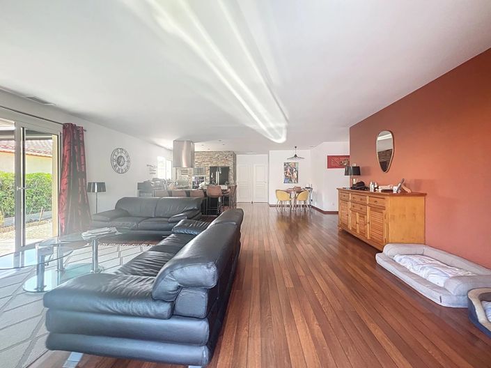 Image No.3-3 Bed House for sale