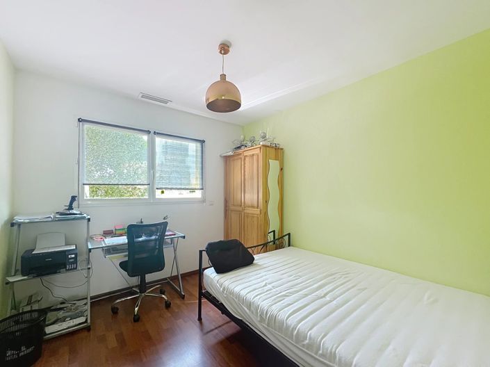 Image No.8-3 Bed House for sale