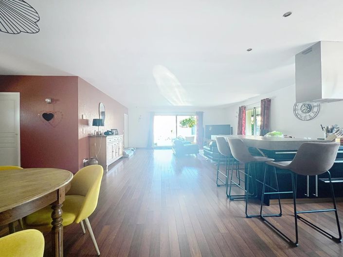 Image No.9-3 Bed House for sale