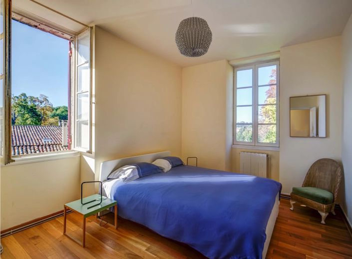 Image No.10-5 Bed Village House for sale