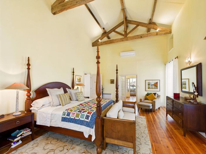 Image No.8-5 Bed House for sale