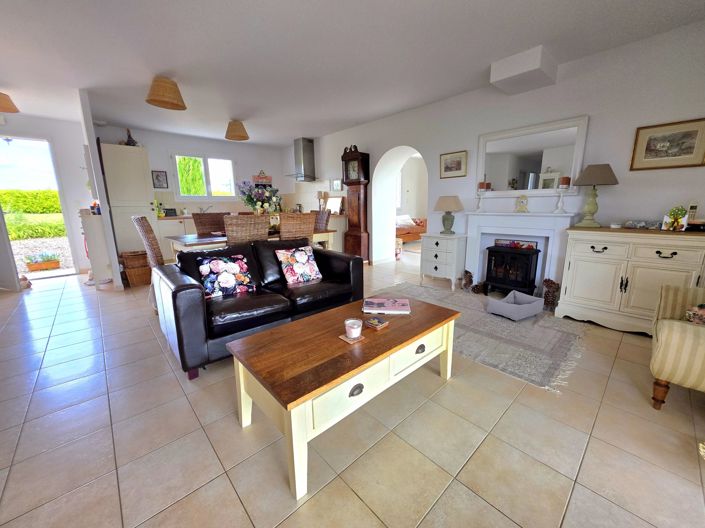 Image No.6-3 Bed House for sale