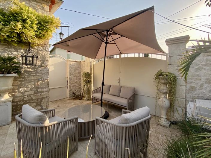 Image No.10-3 Bed House for sale