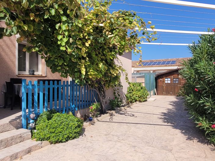 Image No.2-4 Bed House for sale